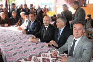 Kılı&ccedil;daroğlu'yla kahvede "baraj" sohbeti