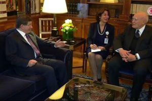 Davutoğlu, Yunanistan Cumhurbaşkanı ile g&ouml;r&uuml;şt&uuml;