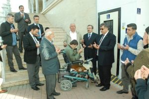 K&uuml;lliye cami'ne yaşlı ve engelli asans&ouml;r&uuml;