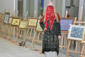 Bursa'da gelin başlıkları defilesi b&uuml;y&uuml;ledi