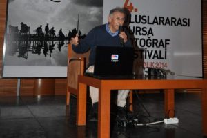 Usta İngiliz fotoğraf sanat&ccedil;ısı Chris Steele-Perkins Bursa'da