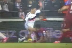 Sosa'nın hareketi Trabzonsporluları &ccedil;ıldırttı