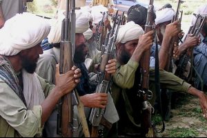 ABD Taliban komutanını Pakistan'a teslim etti