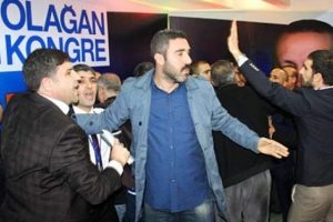 AKP kongresinde gerilim: Hizmet eden biziz...