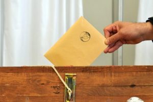 Sandık başkanları Hakim karşısına &ccedil;ıktı