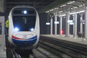 Bursa'da hızlı tren İneg&ouml;l'den mi Yenişehir'den mi ge&ccedil;ecek?