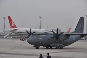 Litvanya Cumhurbaşkanı askeri nakliye u&ccedil;ağı ile geldi