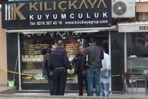 Gelin arabasıyla kuyumcu soydular!