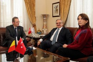 Bursa Valisi Karaloğlu'na Bel&ccedil;ikalı misafir