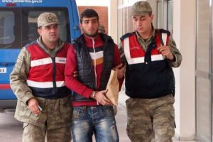 Yolcu otob&uuml;s&uuml;nde esrara g&ouml;zaltı
