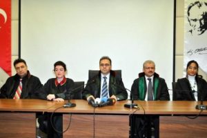 '&Ouml;zel ama&ccedil;lı yasalar muasır medeniyet hedefinden uzaklaştırıyor'
