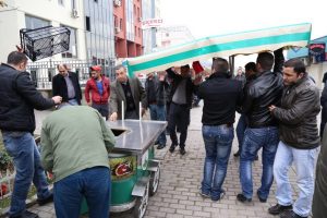 Bursa kaldırımları satıcılardan temizlendi