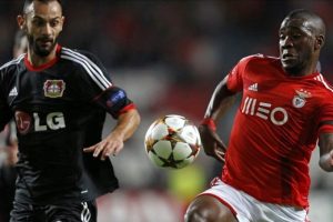 Bayer Leverkusen liderliği kaptırdı: 0-0
