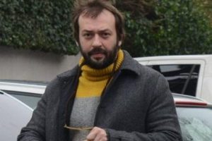 Okan Yalabık ekrana d&ouml;n&uuml;yor