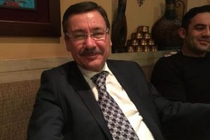 Melih G&ouml;k&ccedil;ek: "Batı taş koymaya &ccedil;alışacak"