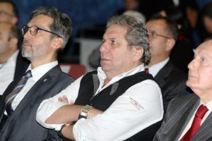 "T&uuml;rk futbolu k&ouml;t&uuml;ye gidiyor"