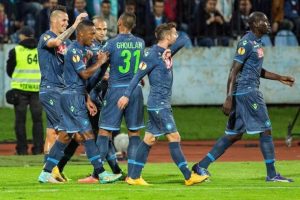 Napoli g&uuml;le oynaya turladı:3-0