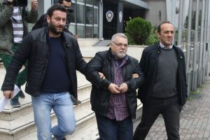 Bursa'da &ccedil;anta hırsızı sahte profes&ouml;r yakalandı
