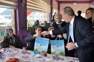 Bursa CHP parti okulu yaşlılarla bir araya geldi