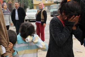 Dilendirilen &ccedil;ocuklar g&ouml;zyaşlarına boğuldu