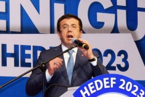 "Bu millet tuzakları başlarına ge&ccedil;irecektir"