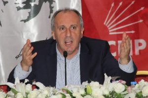 "Konuştuğu boş sandalyeleri kaldırdılar"