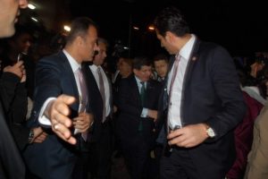 Başbakan Davutoğlu'ndan taziye ziyareti