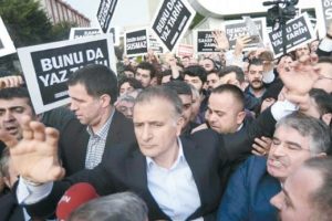 Paralel yapı operasyonunda 3 isim serbest