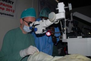 "Biyonik G&ouml;z" ameliyatı T&uuml;rkiye'de de yapılacak