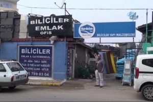 İki g&uuml;n &uuml;st &uuml;ste aynı saatte depo soydular!