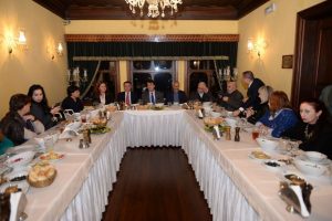 D&uuml;ndar, Bulgaristanlı gazetecilere projelerini anlattı