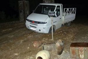 Antika hırsızları &ccedil;amura saplandı