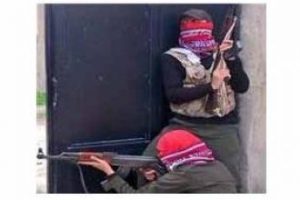 YPG saflarındaki bordo-mavi atkılılar kafa karıştırdı!