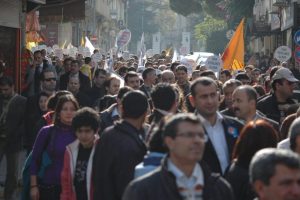 Arnavutluk n&uuml;fusu kadar işsizimiz var