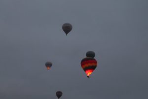 Kapadokya'da balonlar Kazakistan bayraklarıyla u&ccedil;tu