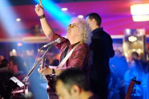 Yeni T&uuml;rk&uuml; Orhangazili hayranlarıyla buluştu
