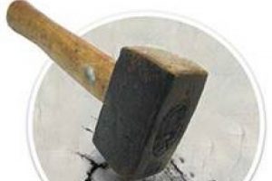 Balyoz vurarak &ouml;ld&uuml;rd&uuml;!