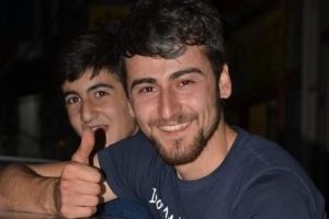 Hayatını kaybeden gen&ccedil;ler toprağa verildi