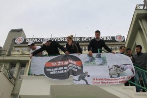 Belediye binasına astılar