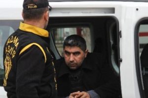 500 bin lira i&ccedil;in 3 kişiyi yaraladı, 1 kişiyi &ouml;l&uuml;rd&uuml;