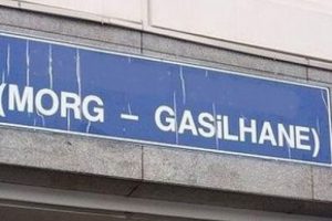 Hortlak sandılar cenaze aracının şof&ouml;r&uuml; &ccedil;ıktı