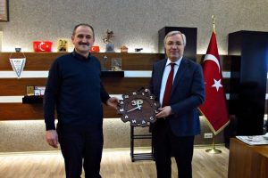 Eski kaymakamlarını unutmadılar