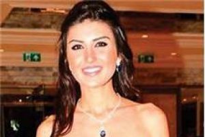 &Uuml;nl&uuml; iş adamı kızını eve kapattı