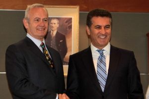 Hayri İn&ouml;n&uuml;-Mustafa Sarıg&uuml;l d&uuml;ellosunda ikinci raunt