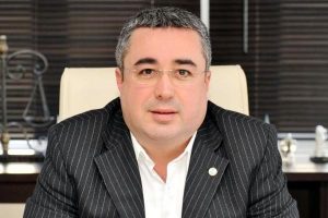 M&uuml;teahhitler, 'ka&ccedil;ak'a yaptırım istiyor!