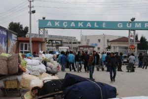 Suriyeli 300 sığınmacı &uuml;lkesine d&ouml;nd&uuml;