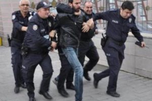 Eskişehir'de 4 &uuml;niversiteliye 'maktul ş&uuml;phe' g&ouml;zaltısı