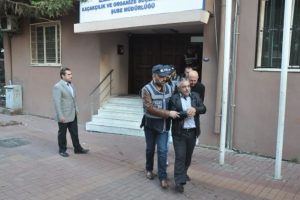 Uluslararası g&ouml;&ccedil;men ka&ccedil;ak&ccedil;ılığı şebekesine darbe