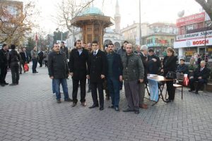 Uygur T&uuml;rkleri i&ccedil;in imza kampanyası