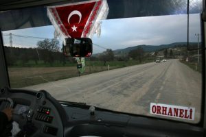 Bursa'da yola atılan asfalt milli serveti yok ediyor